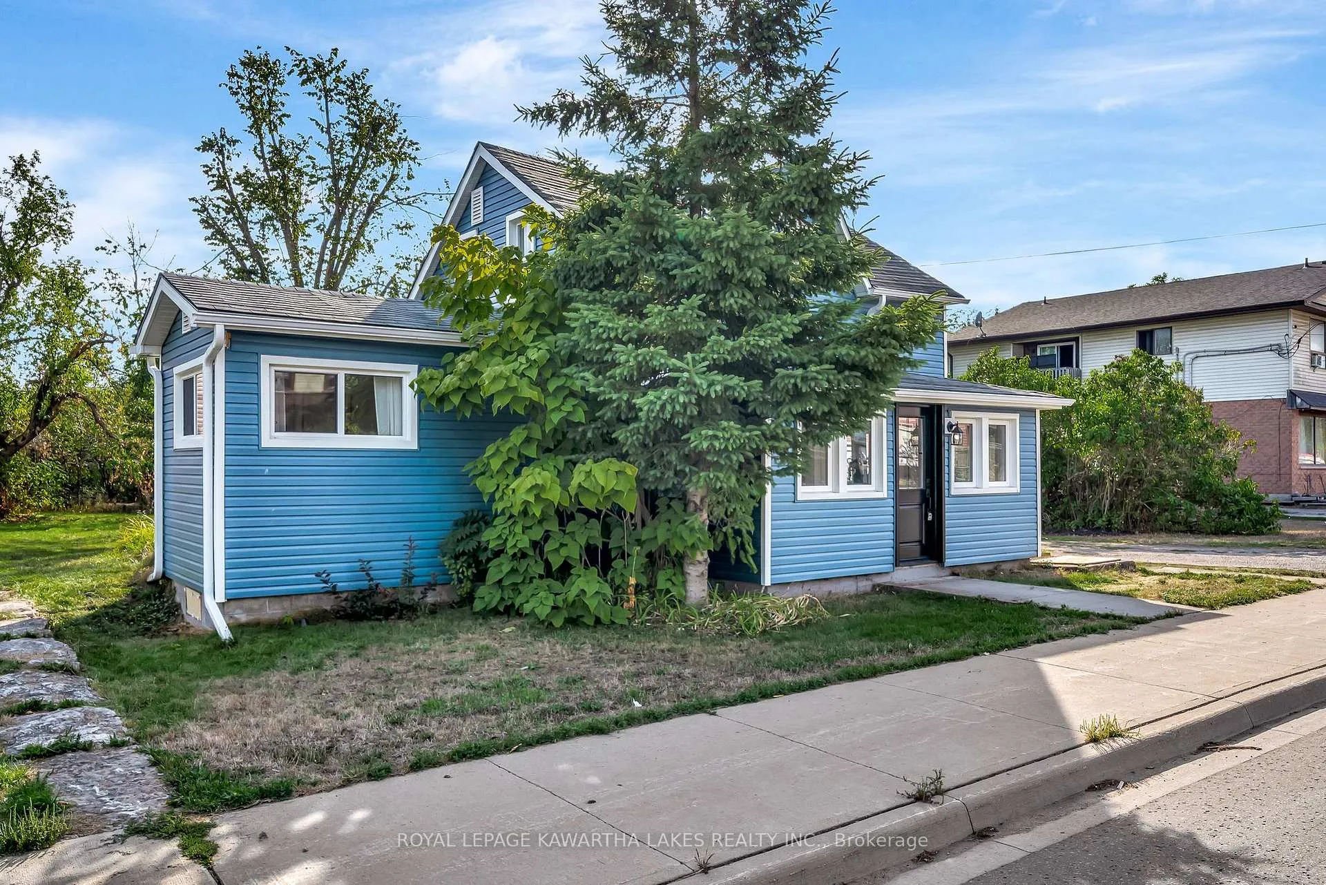 Photo 13 of 19 Prince Street E, Kawartha Lakes, Bobcaygeon — HOMEH
