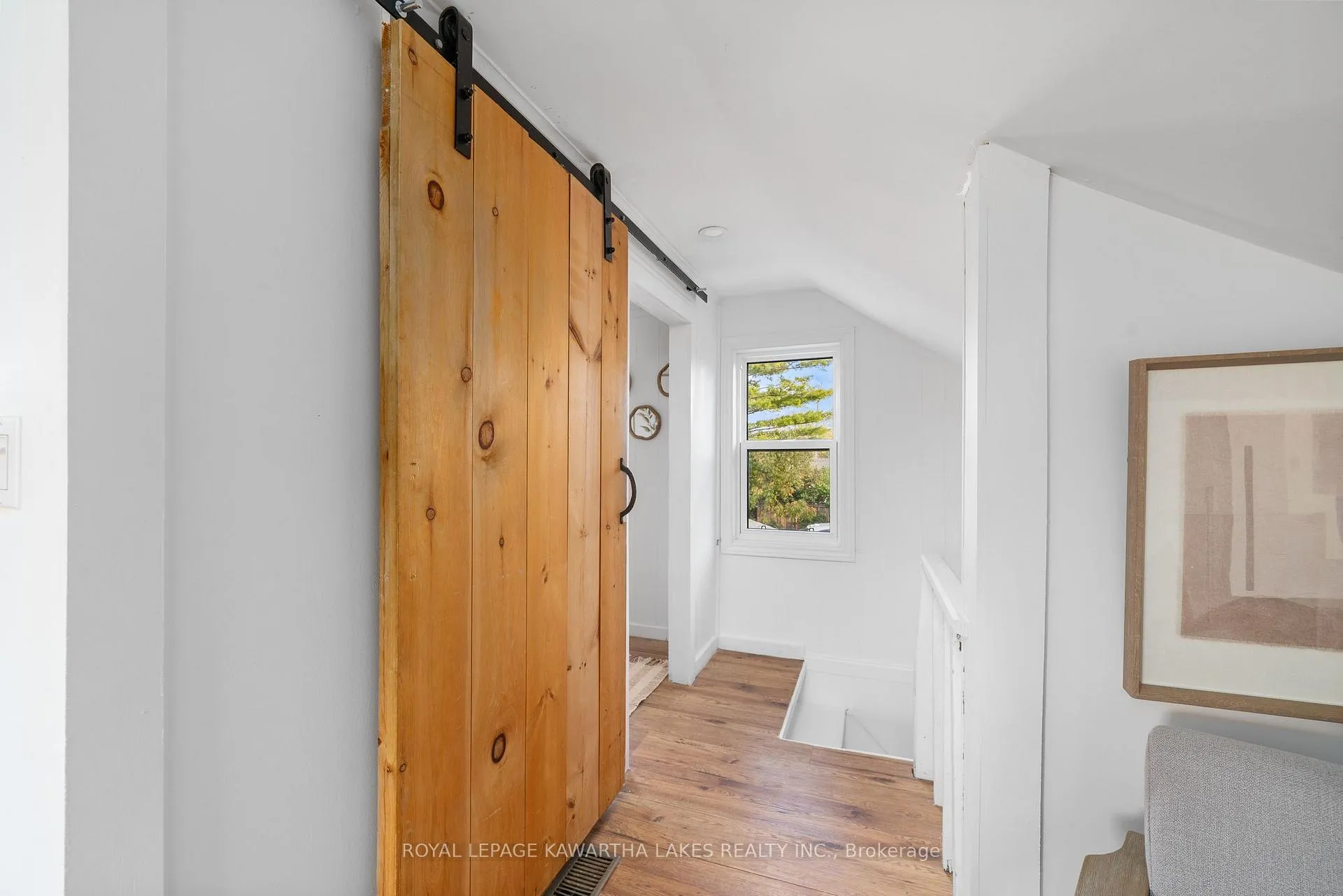 Photo 32 of 19 Prince Street E, Kawartha Lakes, Bobcaygeon — HOMEH