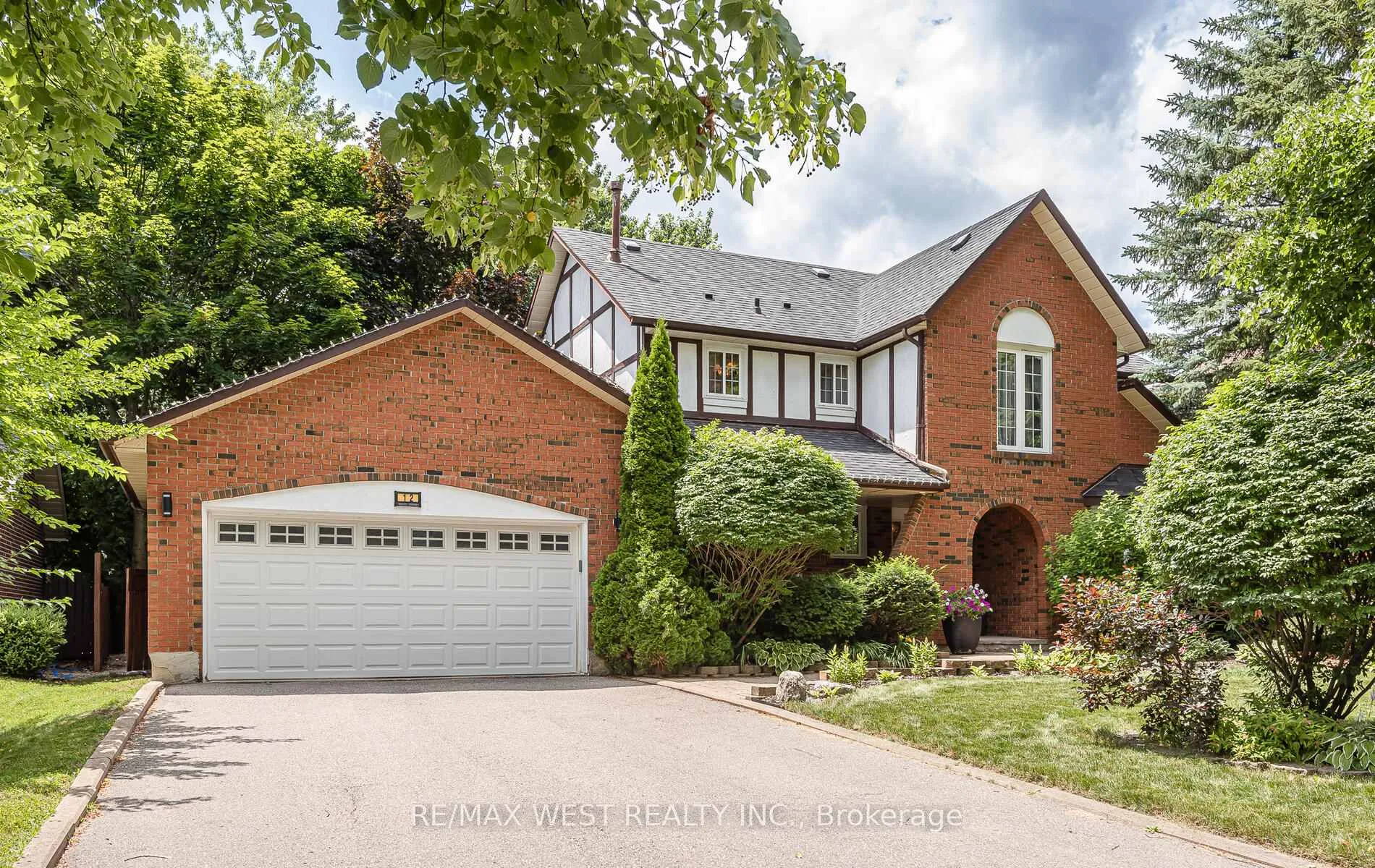 Photo 1 of 12 Axminster Road, Brampton, Snelgrove — HOMEH