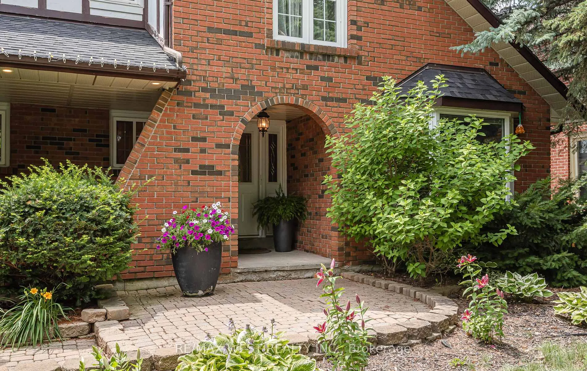 Photo 3 of 12 Axminster Road, Brampton, Snelgrove — HOMEH