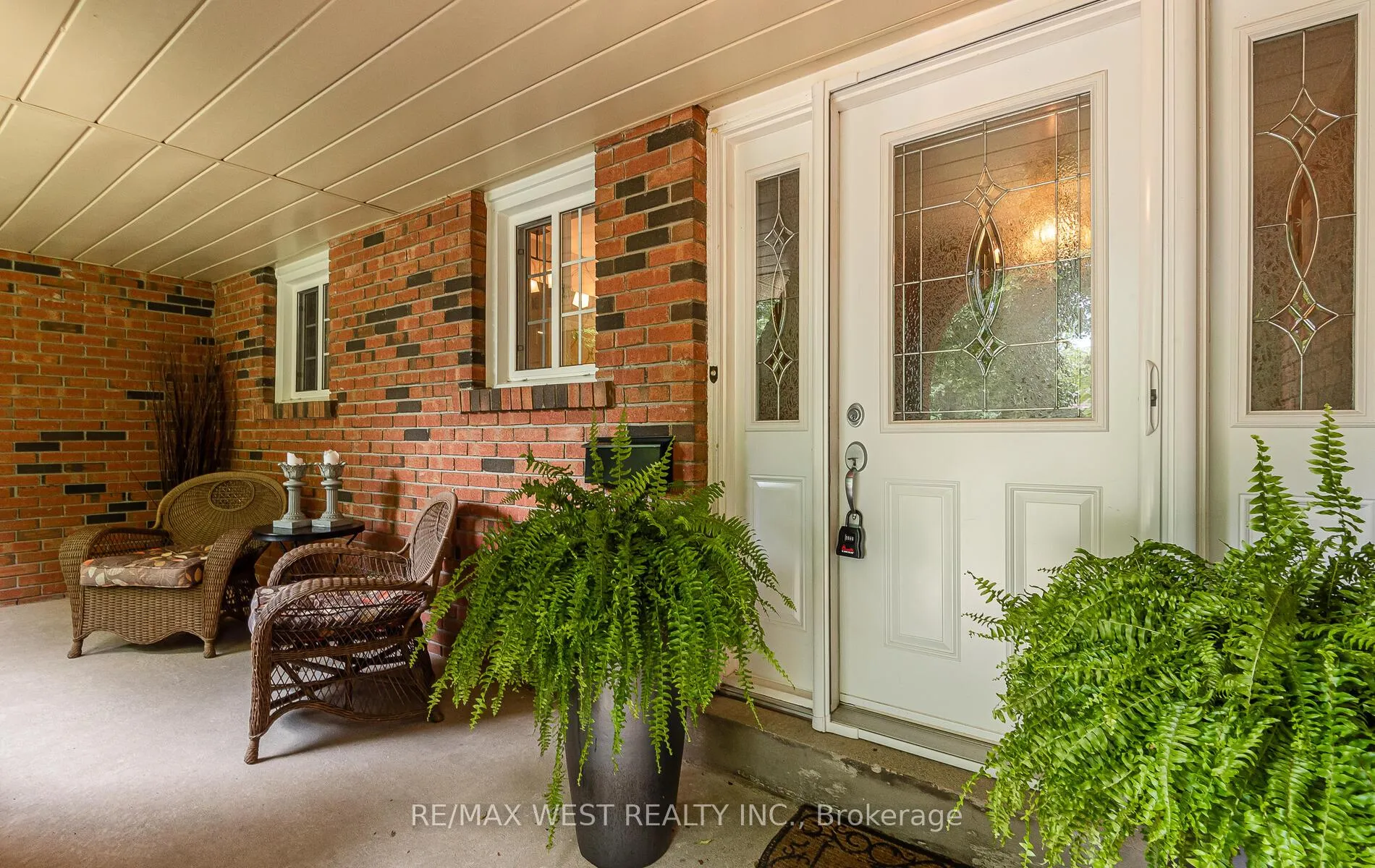 Photo 4 of 12 Axminster Road, Brampton, Snelgrove — HOMEH