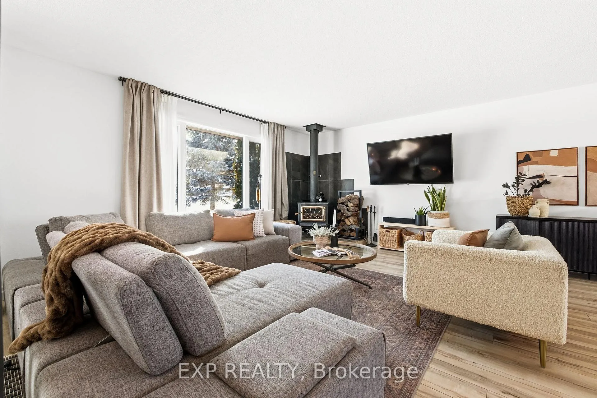Photo 6 of 9574 Ardagh Crescent, Hamilton Township, Rural Hamilton — HOMEH
