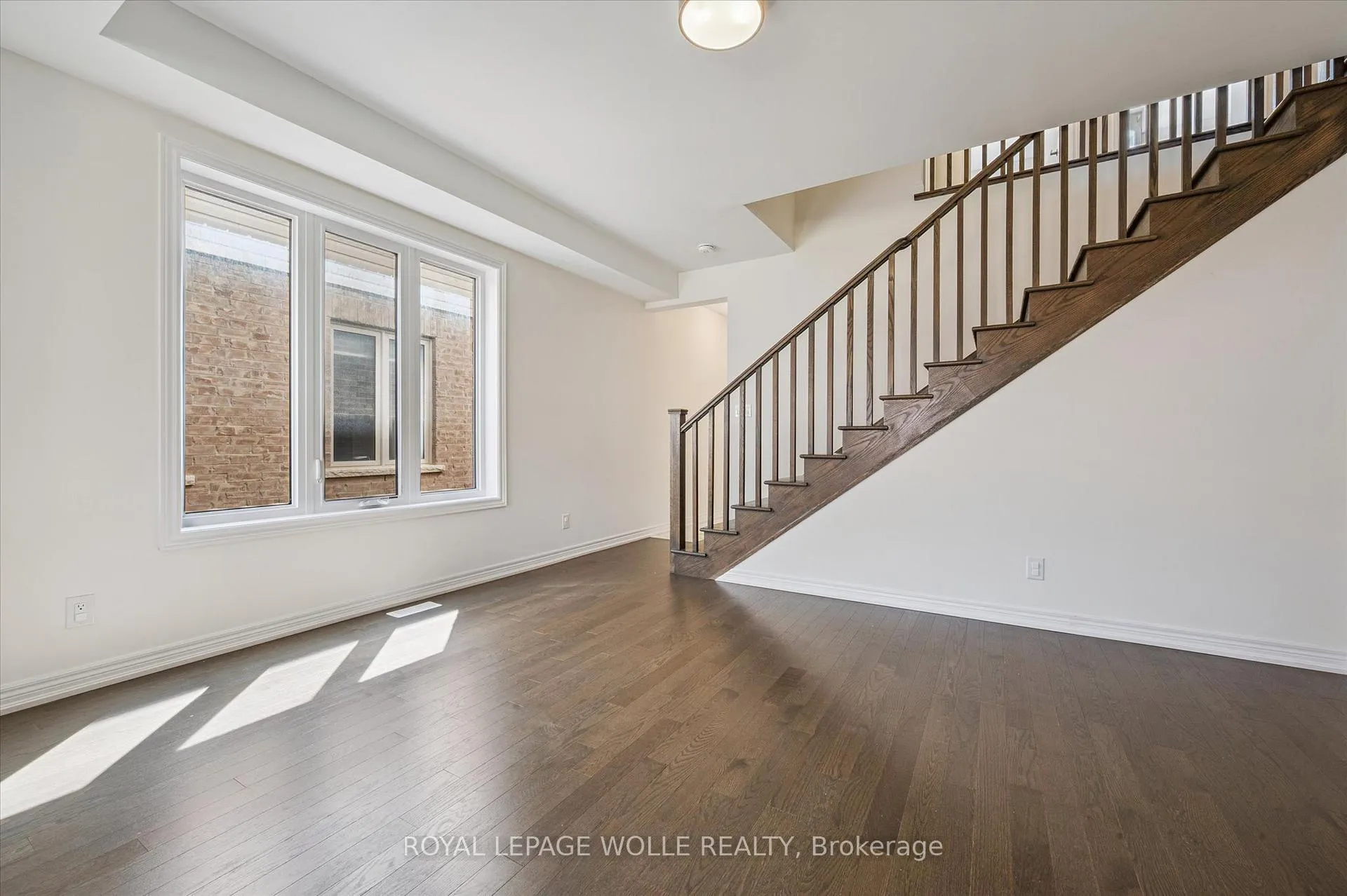 Photo 4 of 11 Georgina Street, Kitchener — HOMEH