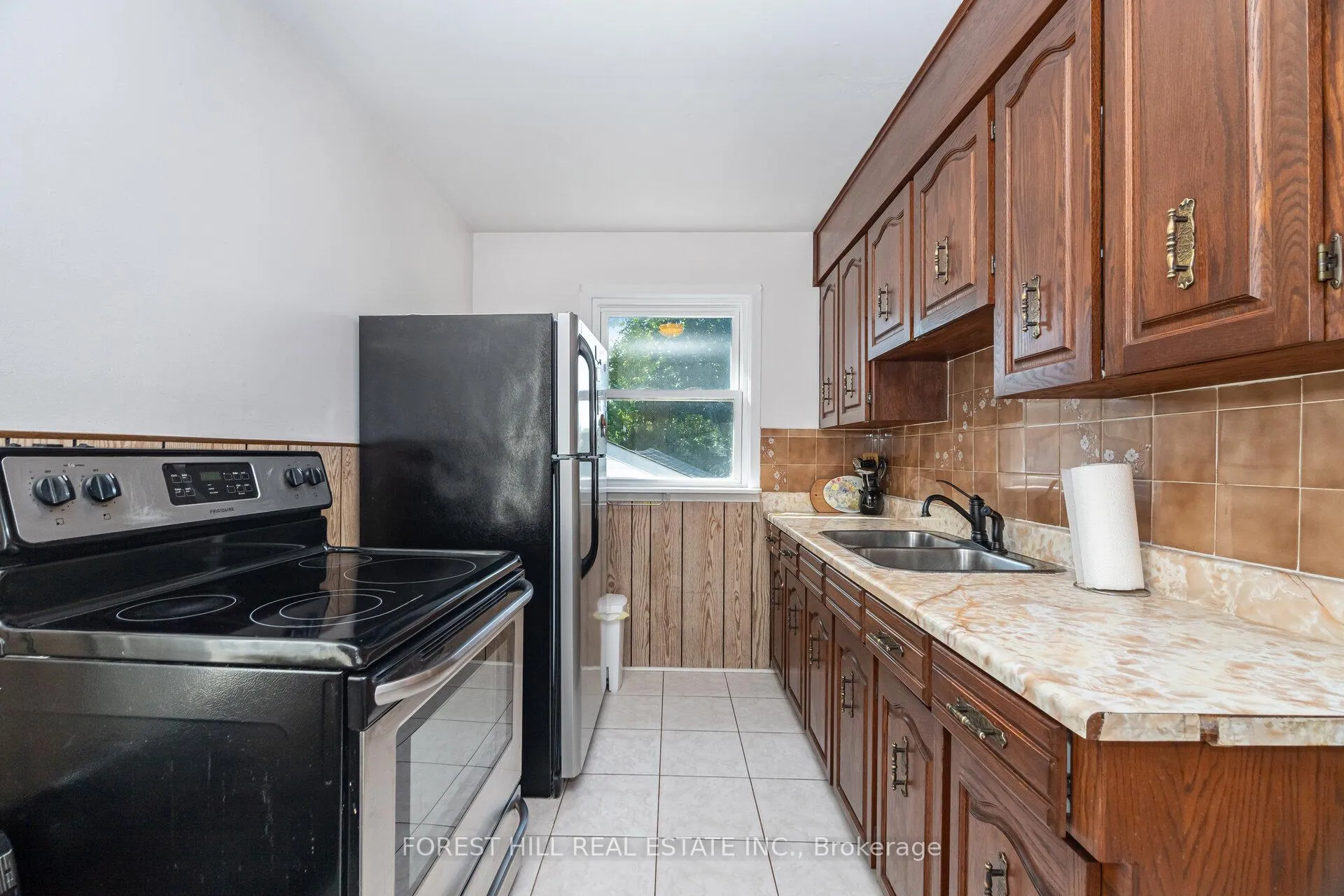 Photo 5 of 2 Topham Road, Toronto, O'Connor-Parkview — HOMEH