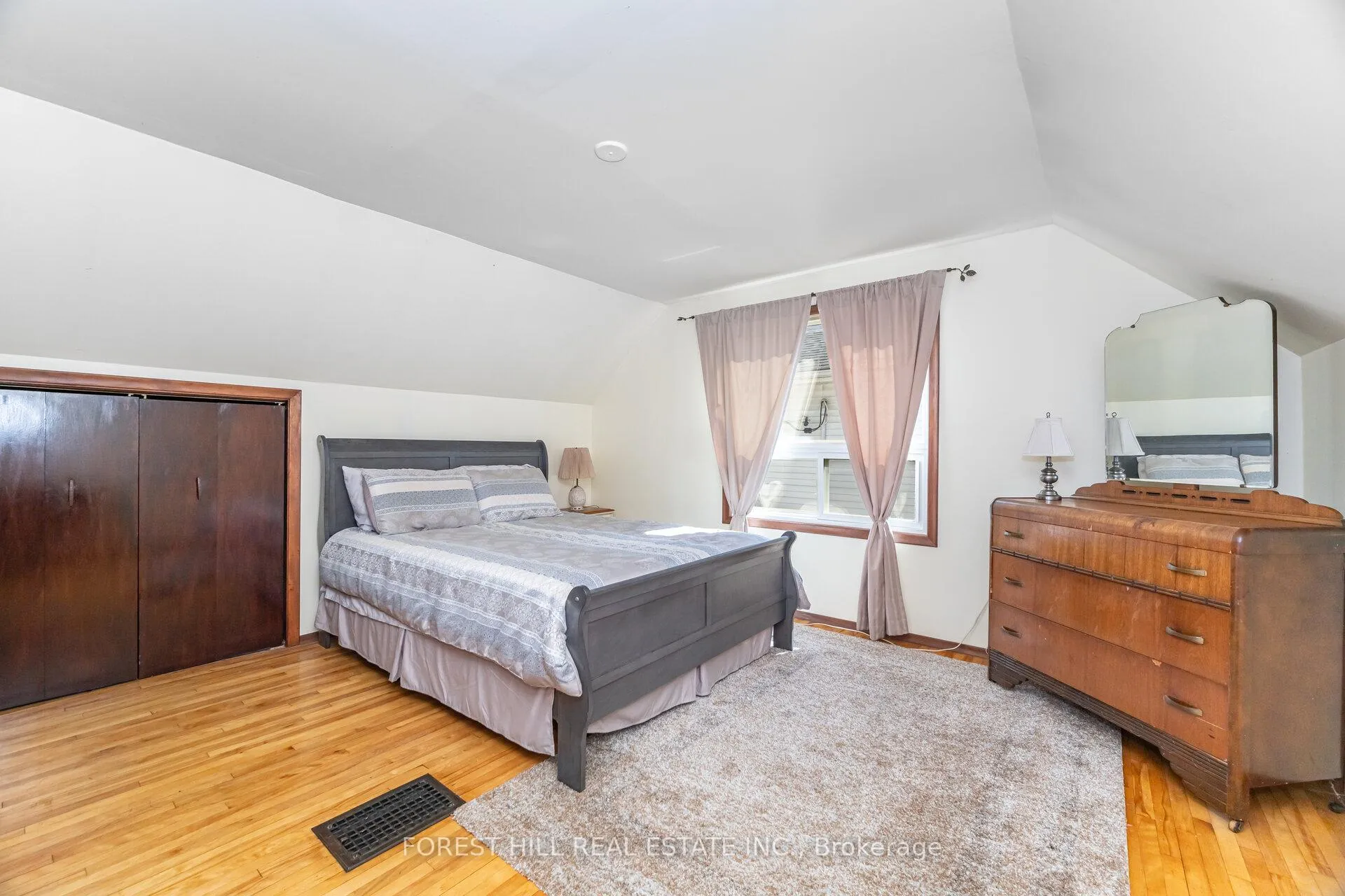 Photo 9 of 2 Topham Road, Toronto, O'Connor-Parkview — HOMEH