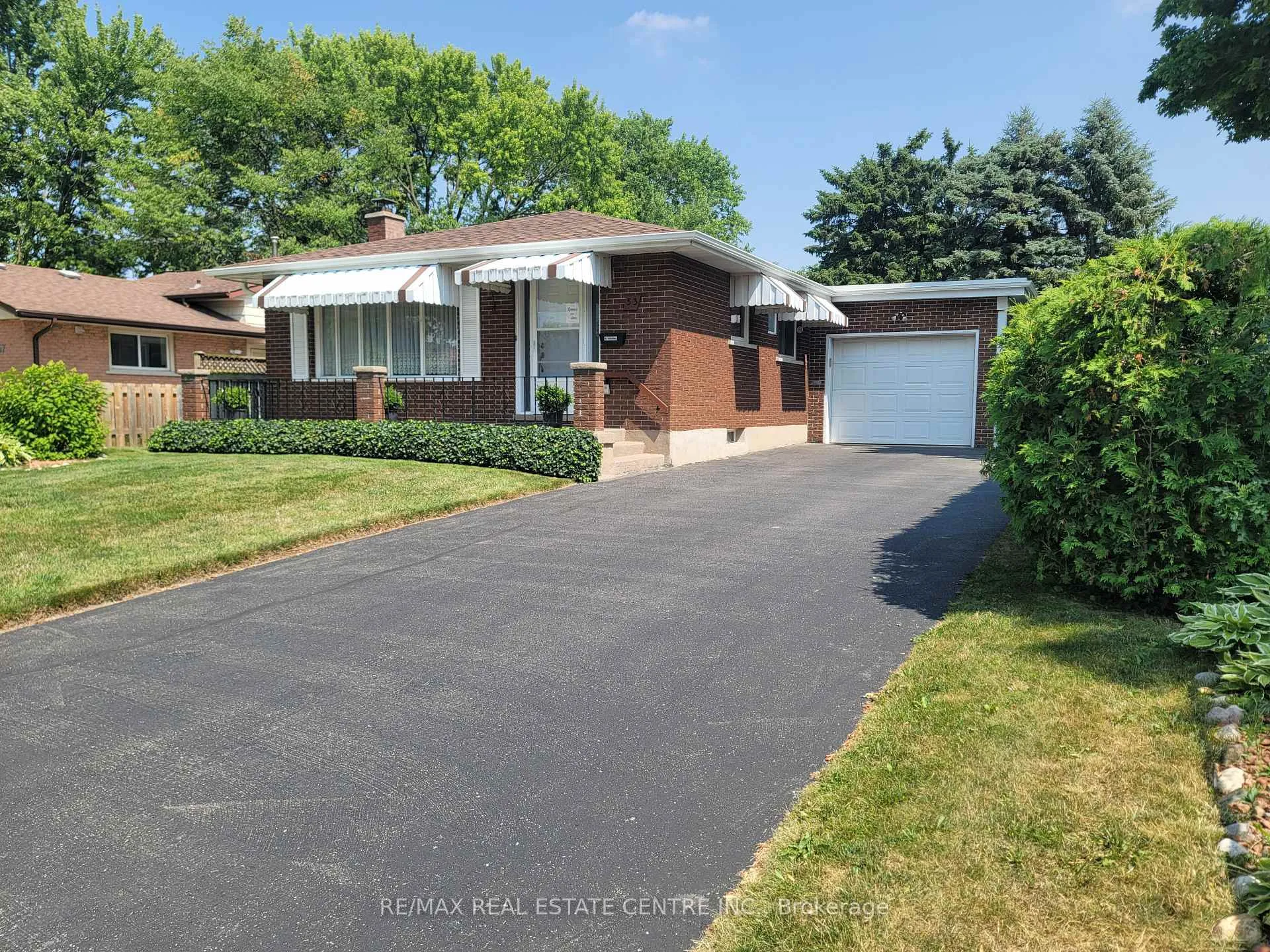 Photo 2 of 53 kingswood Drive, Kitchener — HOMEH