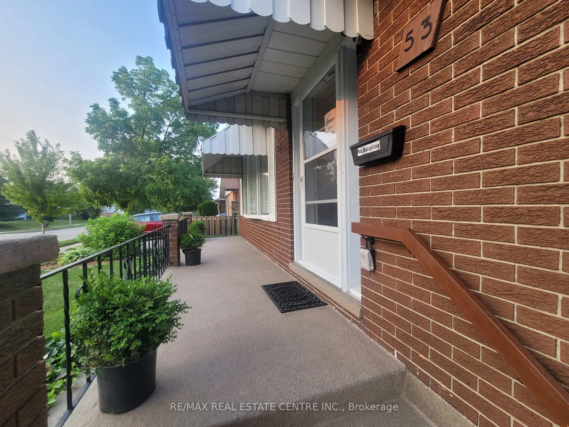 Photo 4 of 53 kingswood Drive, Kitchener — HOMEH