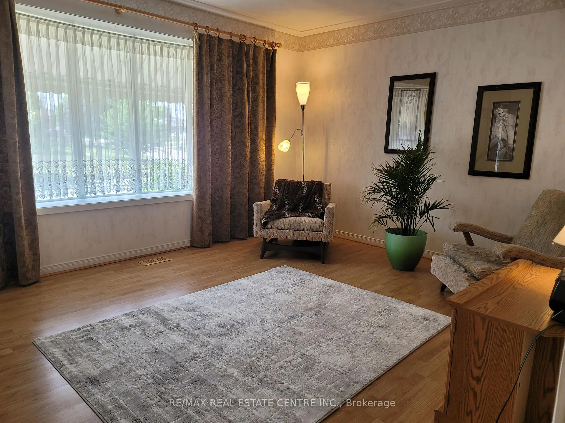 Photo 9 of 53 kingswood Drive, Kitchener — HOMEH