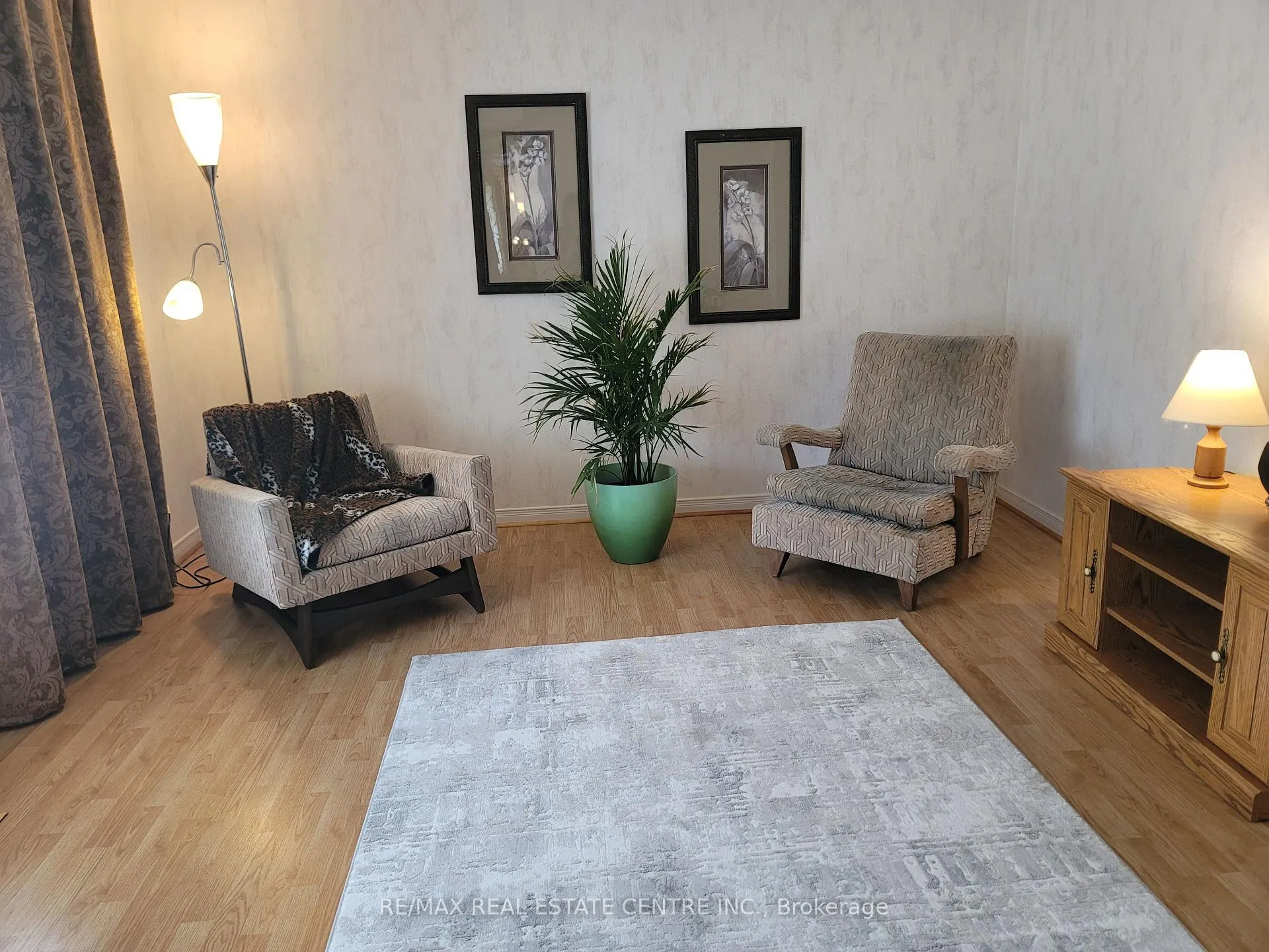 Photo 11 of 53 kingswood Drive, Kitchener — HOMEH