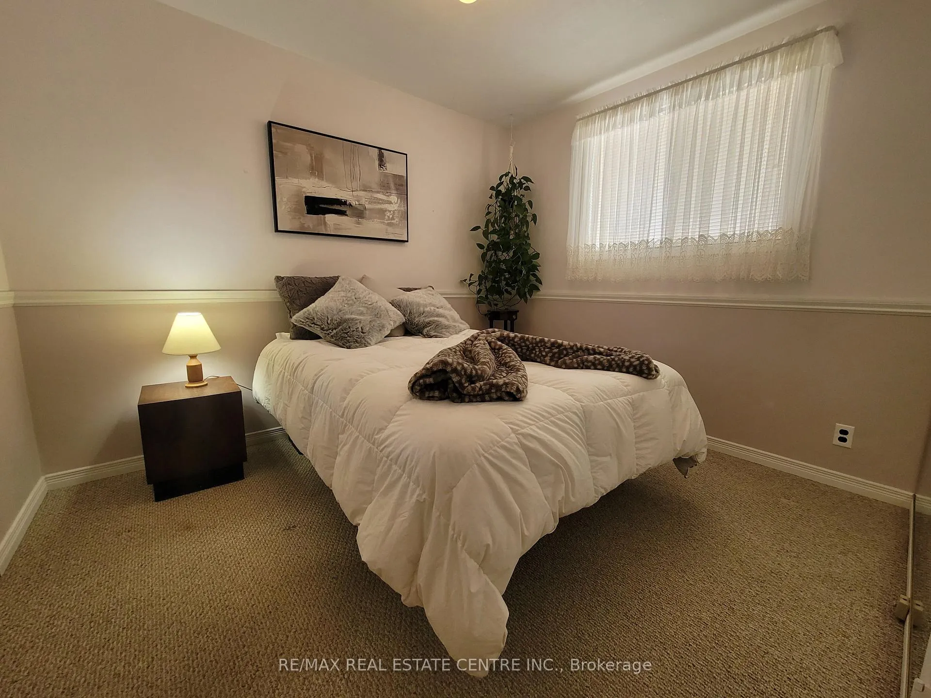 Photo 21 of 53 kingswood Drive, Kitchener — HOMEH