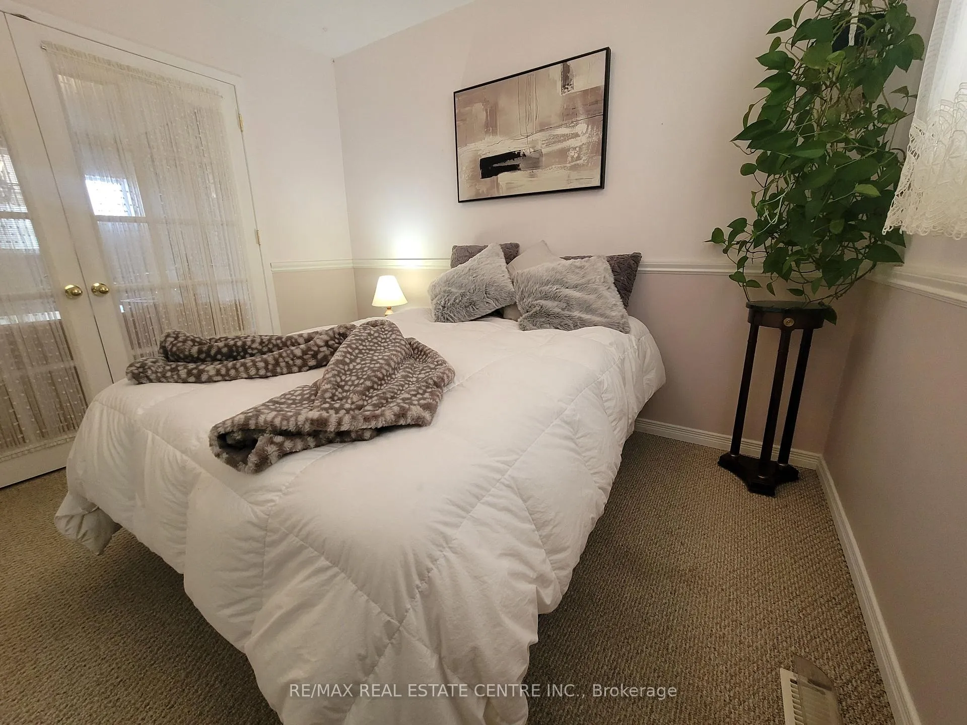 Photo 22 of 53 kingswood Drive, Kitchener — HOMEH