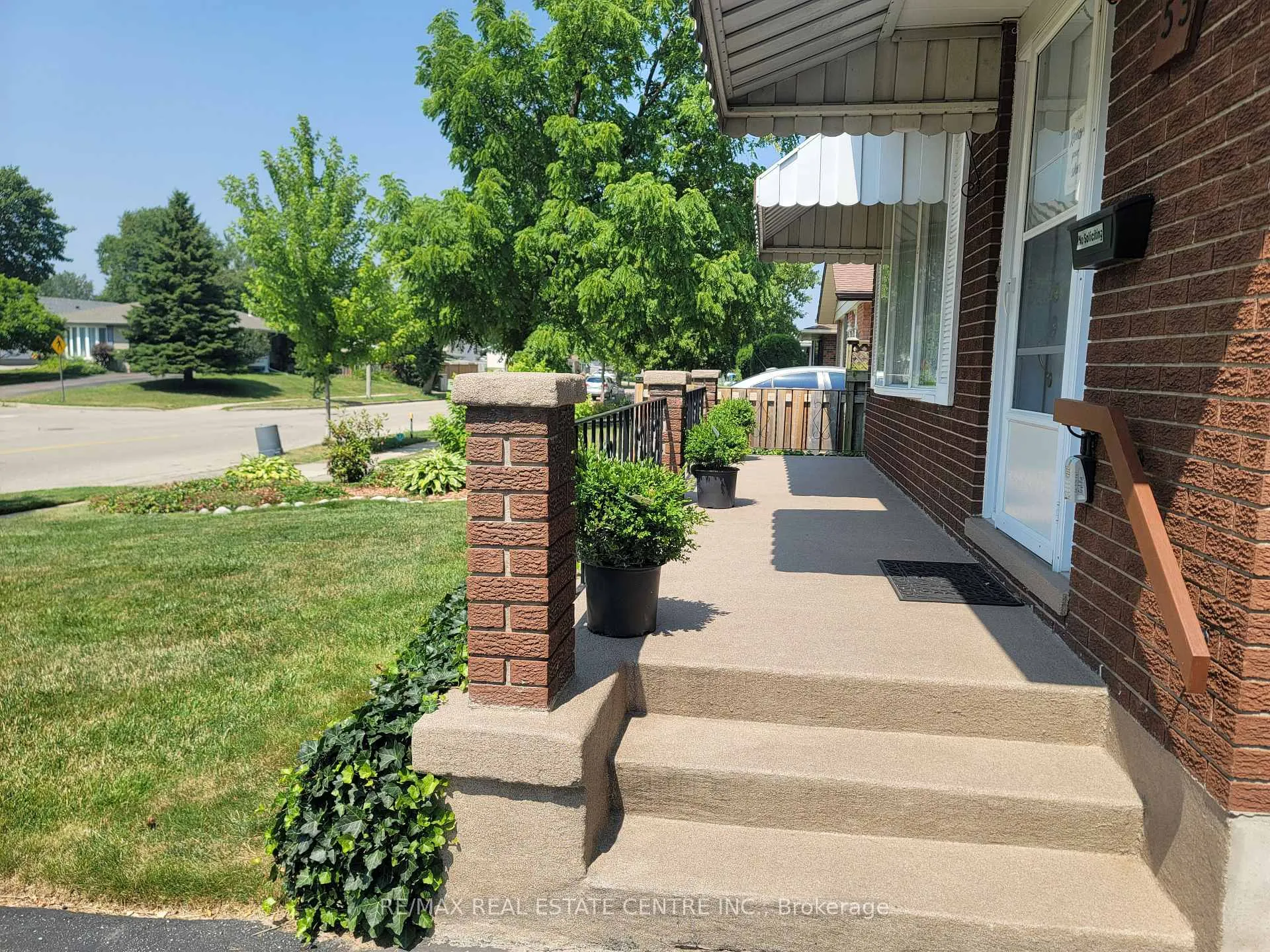 Photo 39 of 53 kingswood Drive, Kitchener — HOMEH