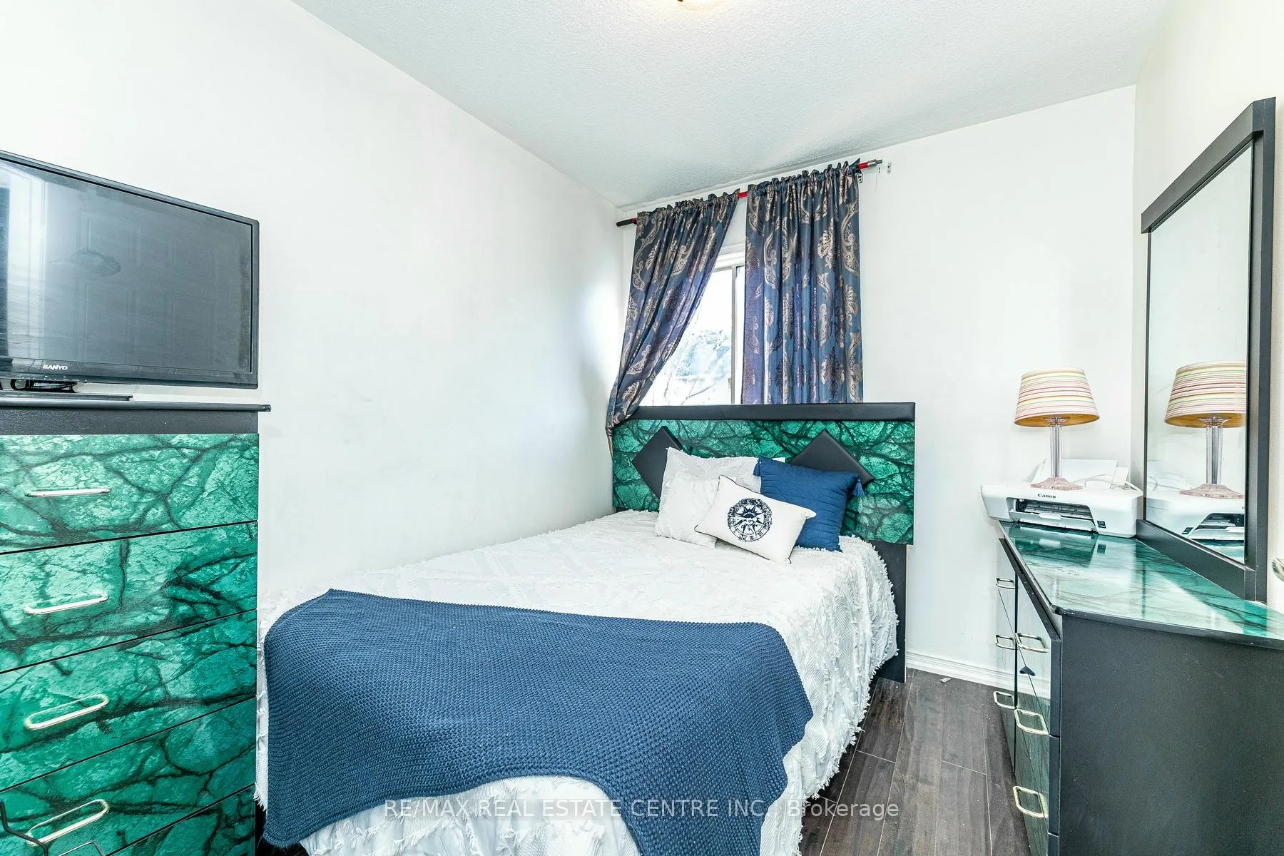 Photo 21 of 43 Goldenlight Circle, Brampton, Brampton West — HOMEH