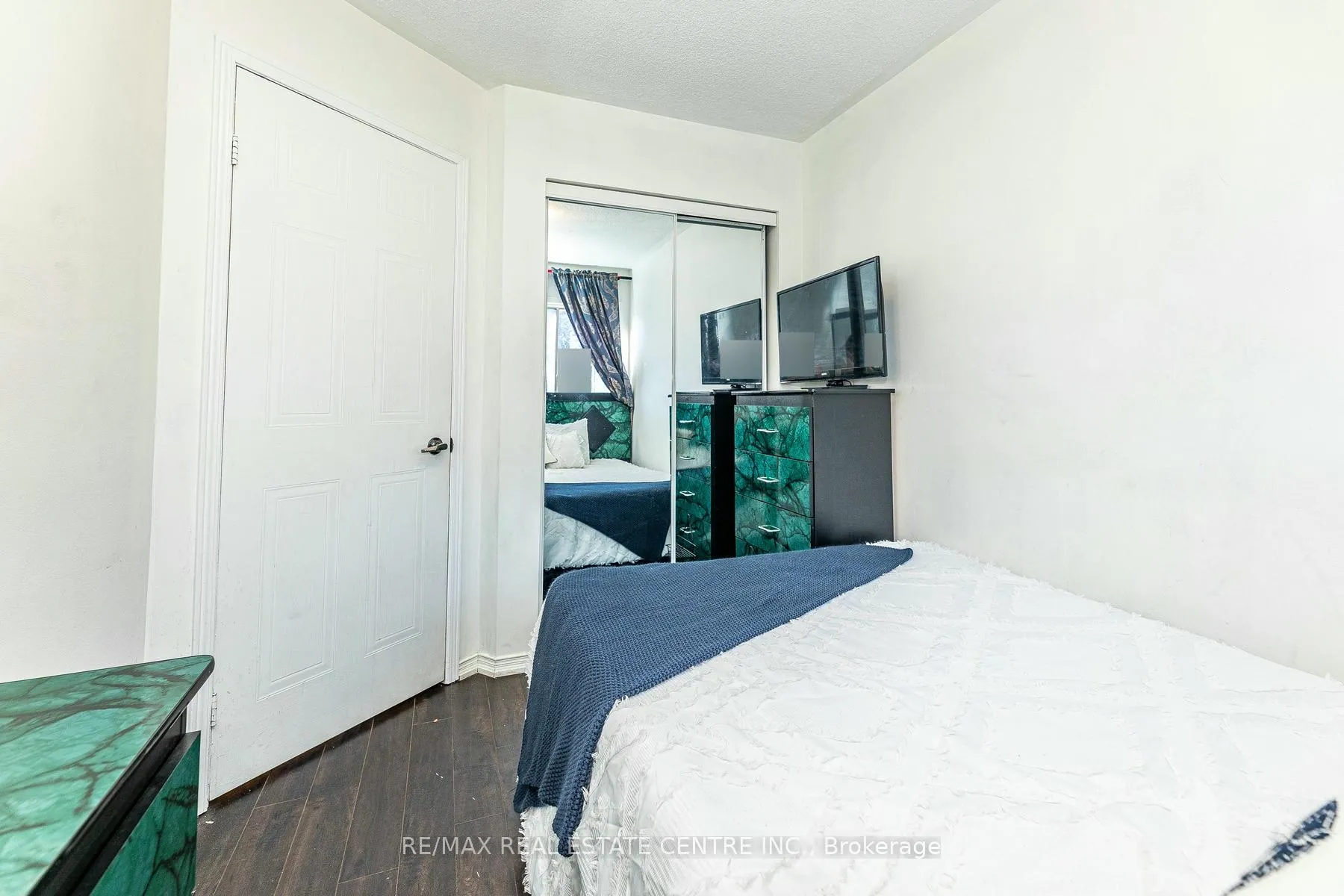 Photo 22 of 43 Goldenlight Circle, Brampton, Brampton West — HOMEH