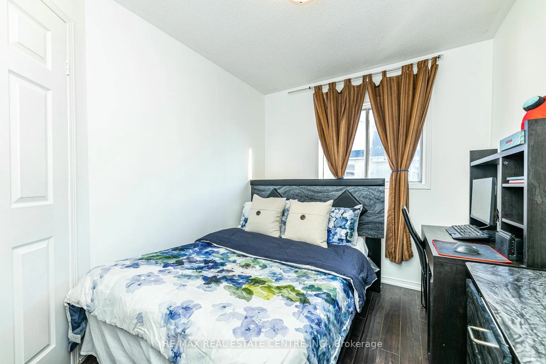 Photo 23 of 43 Goldenlight Circle, Brampton, Brampton West — HOMEH