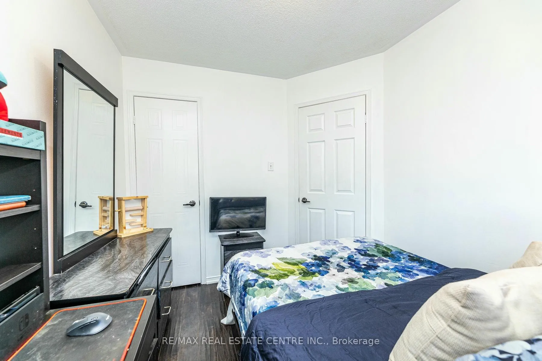 Photo 24 of 43 Goldenlight Circle, Brampton, Brampton West — HOMEH