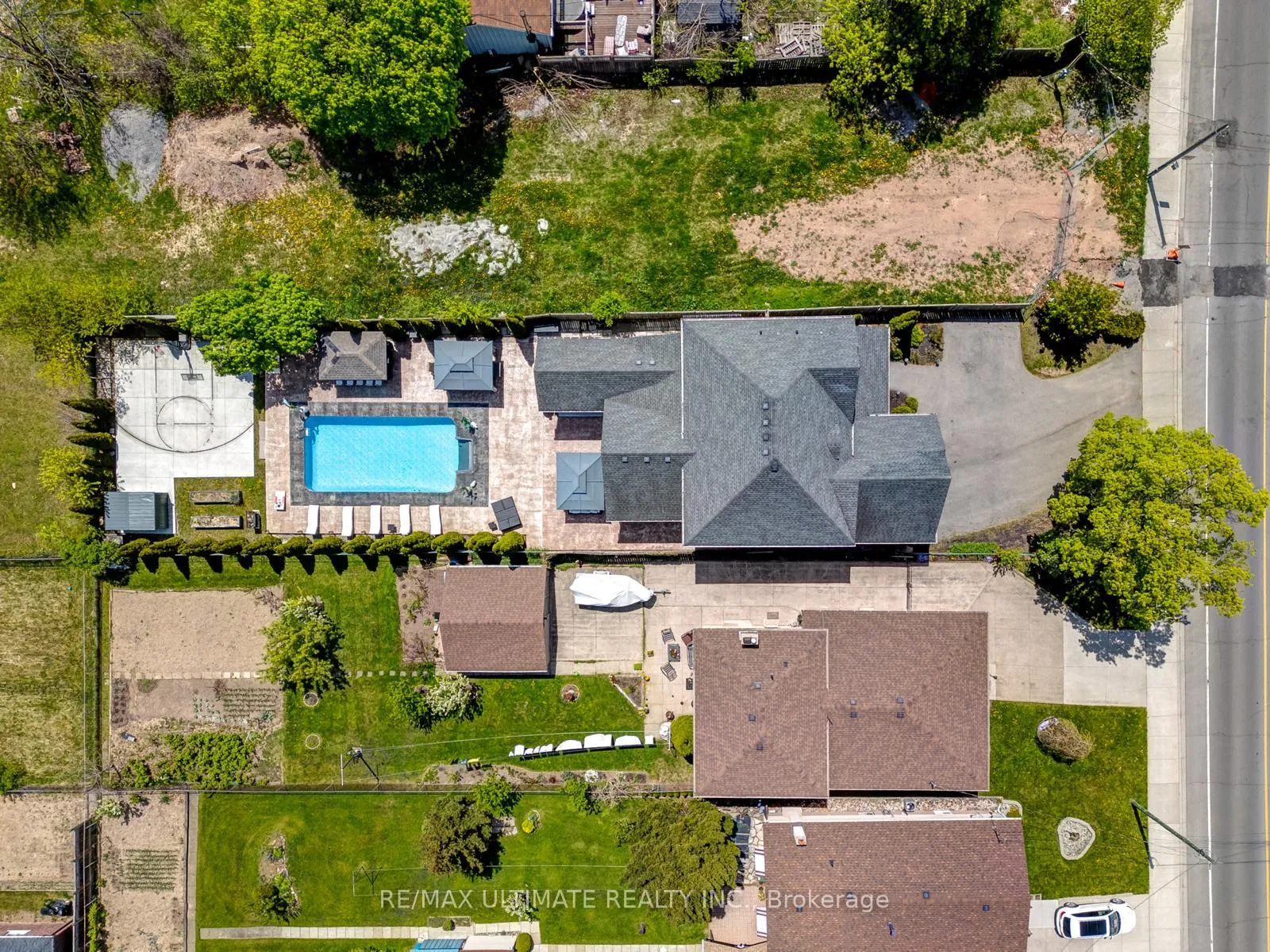 Photo 2 of 178 Millen Road, Hamilton, Stoney Creek — HOMEH