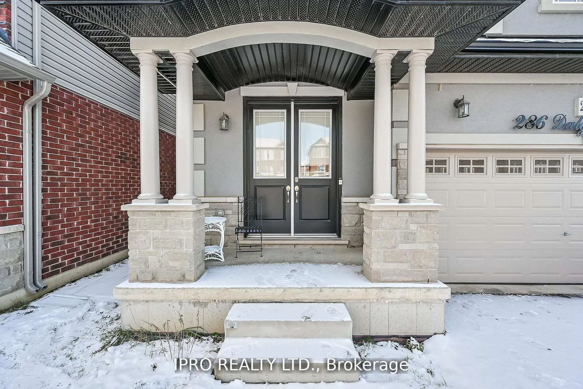 Photo 3 of 286 Dalgleish Trail, Hamilton, Hannon — HOMEH