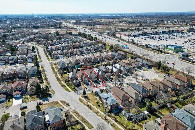Photo 2 of 6 Niles Court, Brampton, Westgate — HOMEH