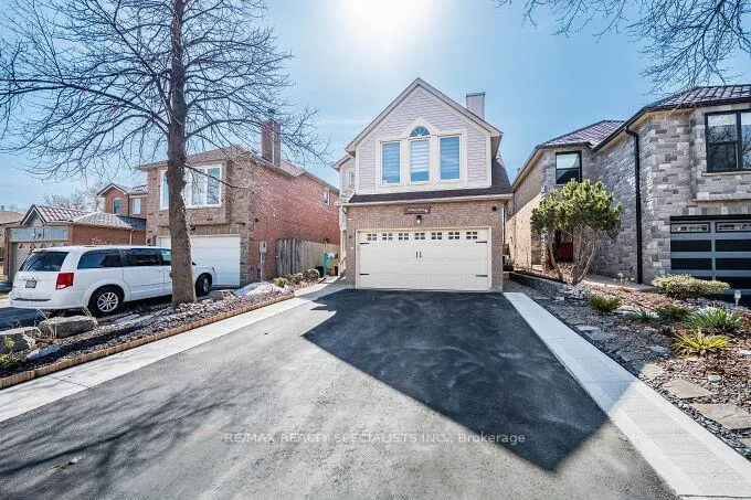 Photo 4 of 6 Niles Court, Brampton, Westgate — HOMEH