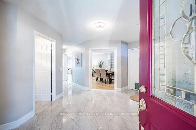 Photo 5 of 6 Niles Court, Brampton, Westgate — HOMEH