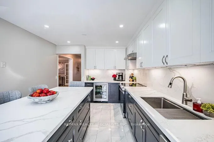 Photo 13 of 6 Niles Court, Brampton, Westgate — HOMEH