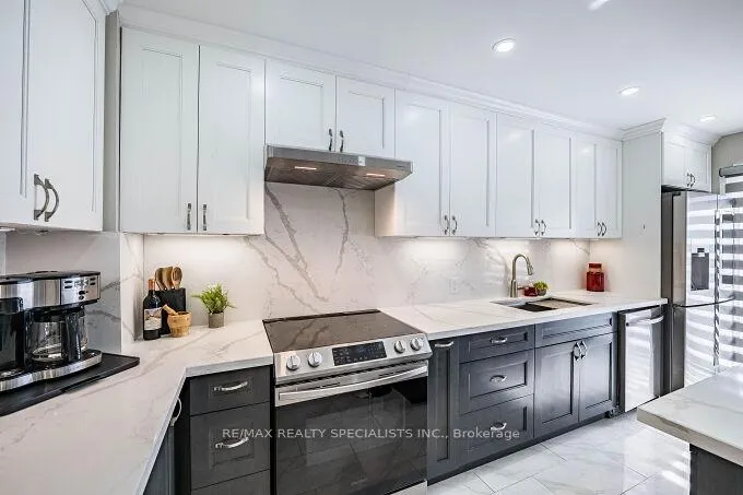 Photo 15 of 6 Niles Court, Brampton, Westgate — HOMEH