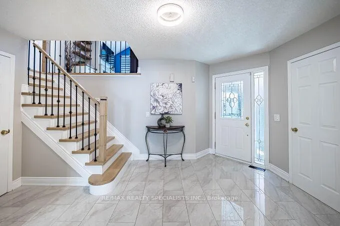 Photo 19 of 6 Niles Court, Brampton, Westgate — HOMEH