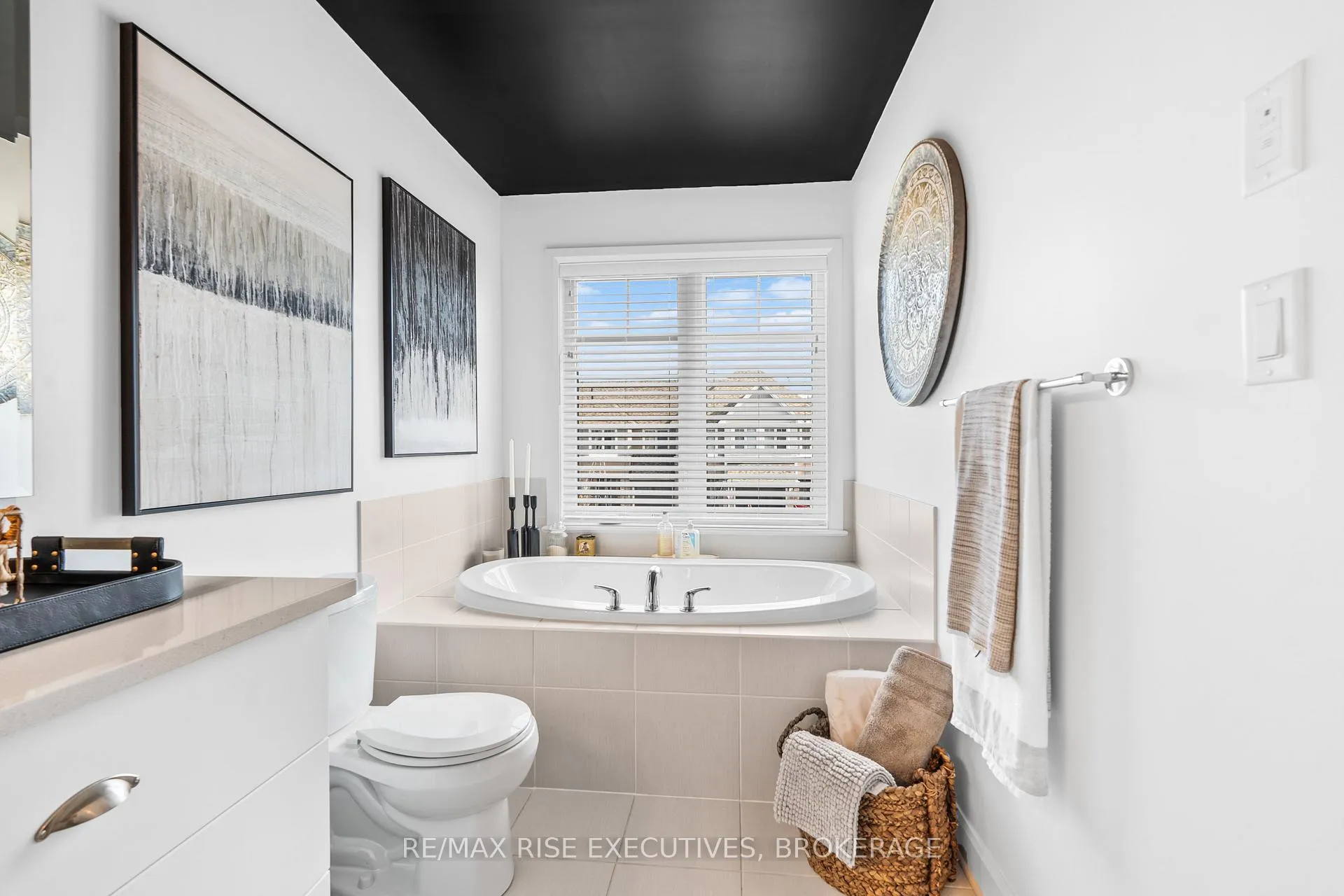 Photo 21 of 1671 Tenley Drive, Kingston, City Northwest — HOMEH