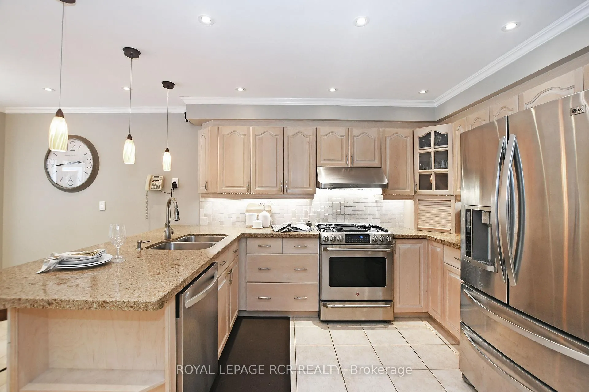 Photo 8 of 14 Wethersfield Court, Aurora, Aurora Highlands — HOMEH