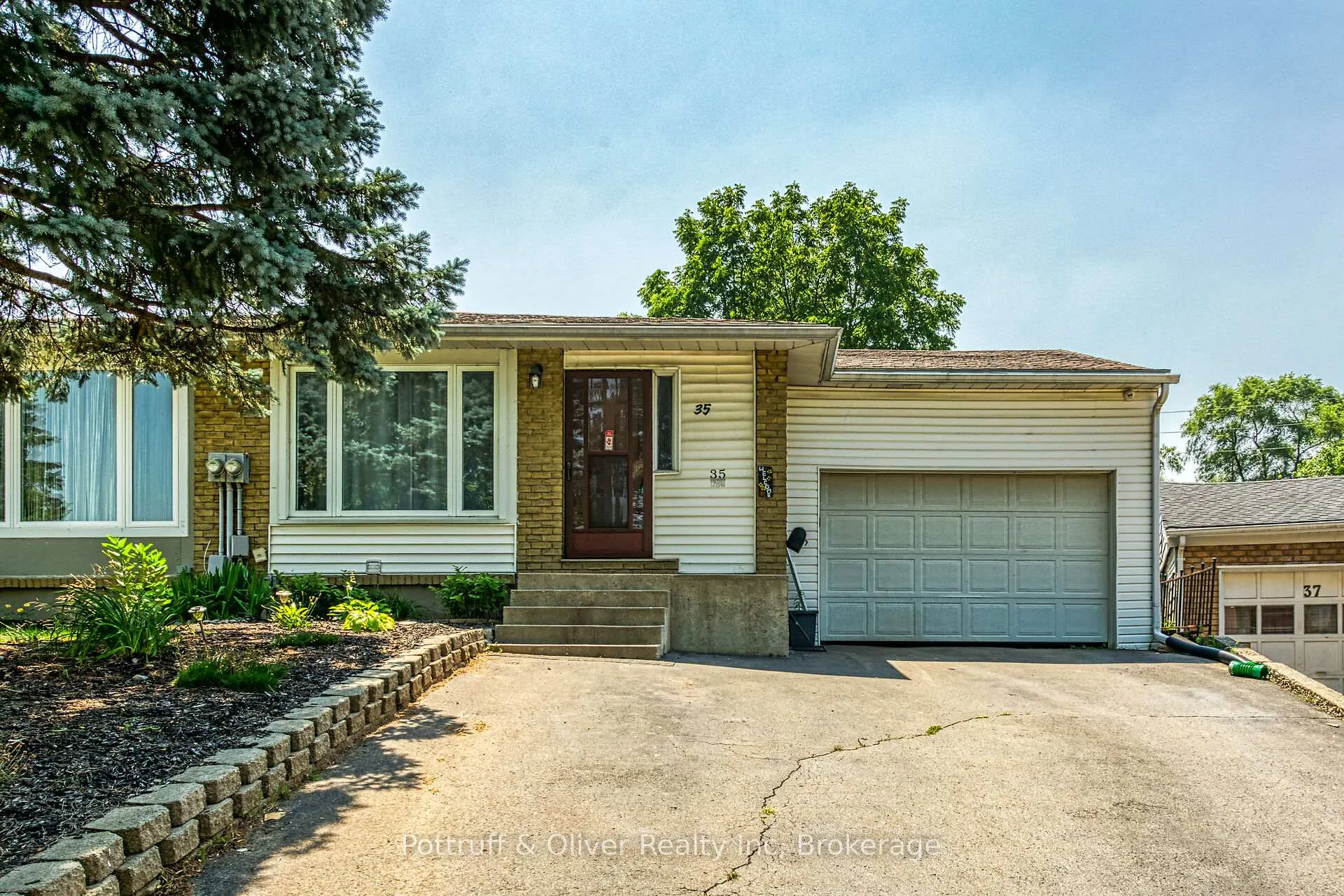 Front of 35 Woodlawn Avenue