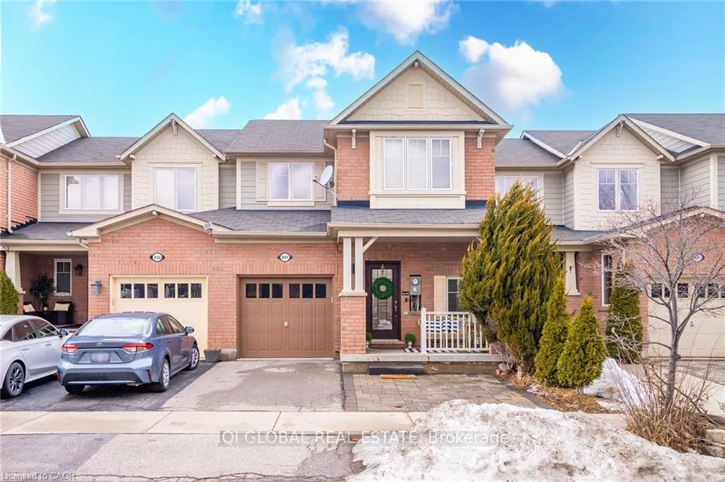 Photo 2 of 841 Gifford Crescent, Milton, Coates — HOMEH