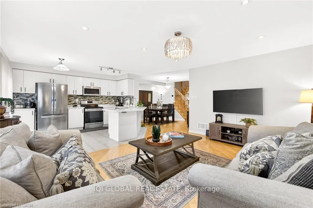 Photo 11 of 841 Gifford Crescent, Milton, Coates — HOMEH