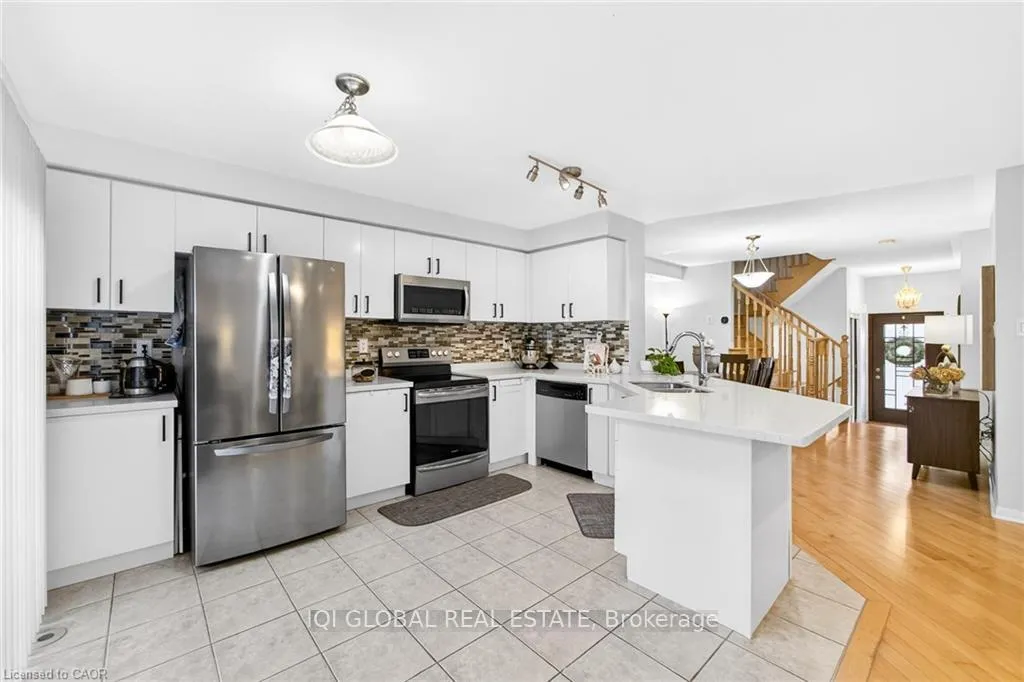 Photo 13 of 841 Gifford Crescent, Milton, Coates — HOMEH