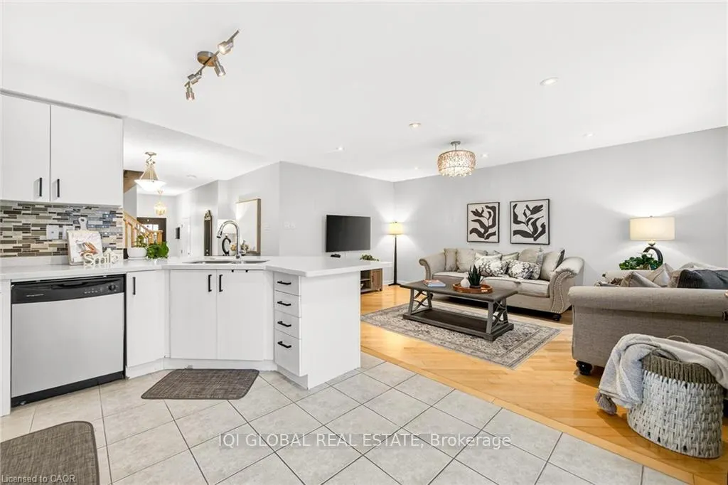 Photo 16 of 841 Gifford Crescent, Milton, Coates — HOMEH