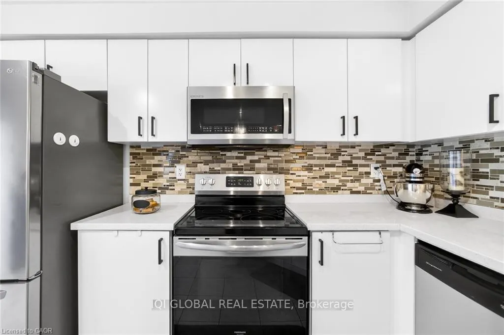 Photo 17 of 841 Gifford Crescent, Milton, Coates — HOMEH