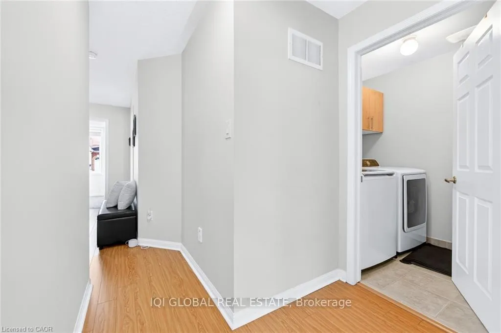 Photo 22 of 841 Gifford Crescent, Milton, Coates — HOMEH