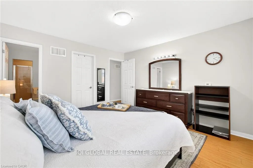 Photo 25 of 841 Gifford Crescent, Milton, Coates — HOMEH