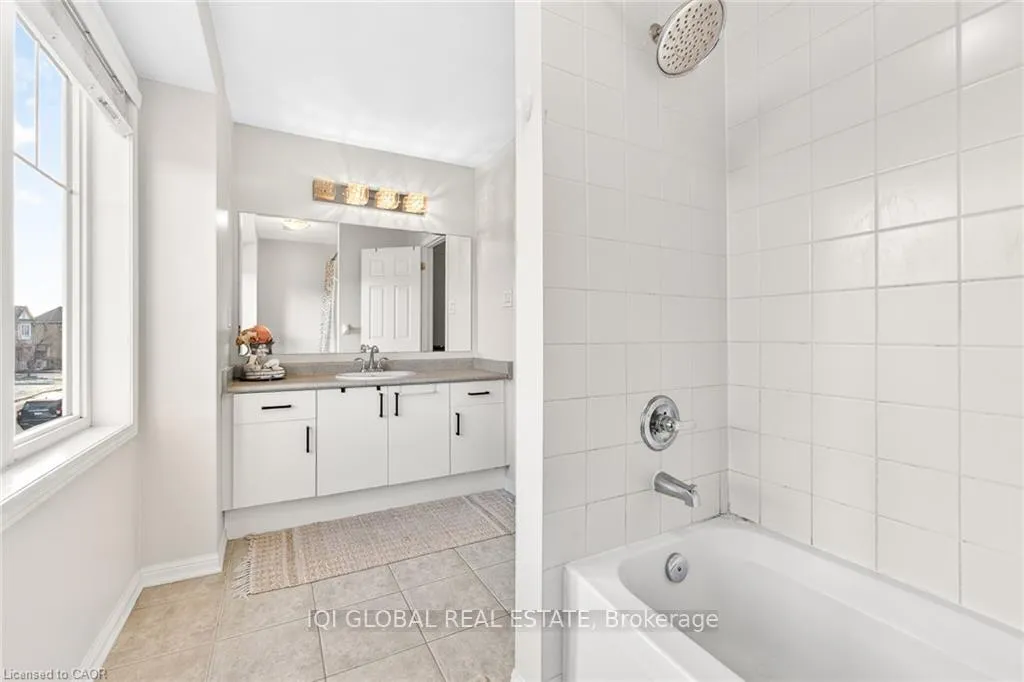 Photo 32 of 841 Gifford Crescent, Milton, Coates — HOMEH