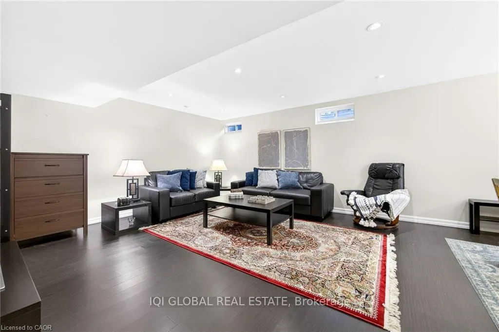 Photo 36 of 841 Gifford Crescent, Milton, Coates — HOMEH