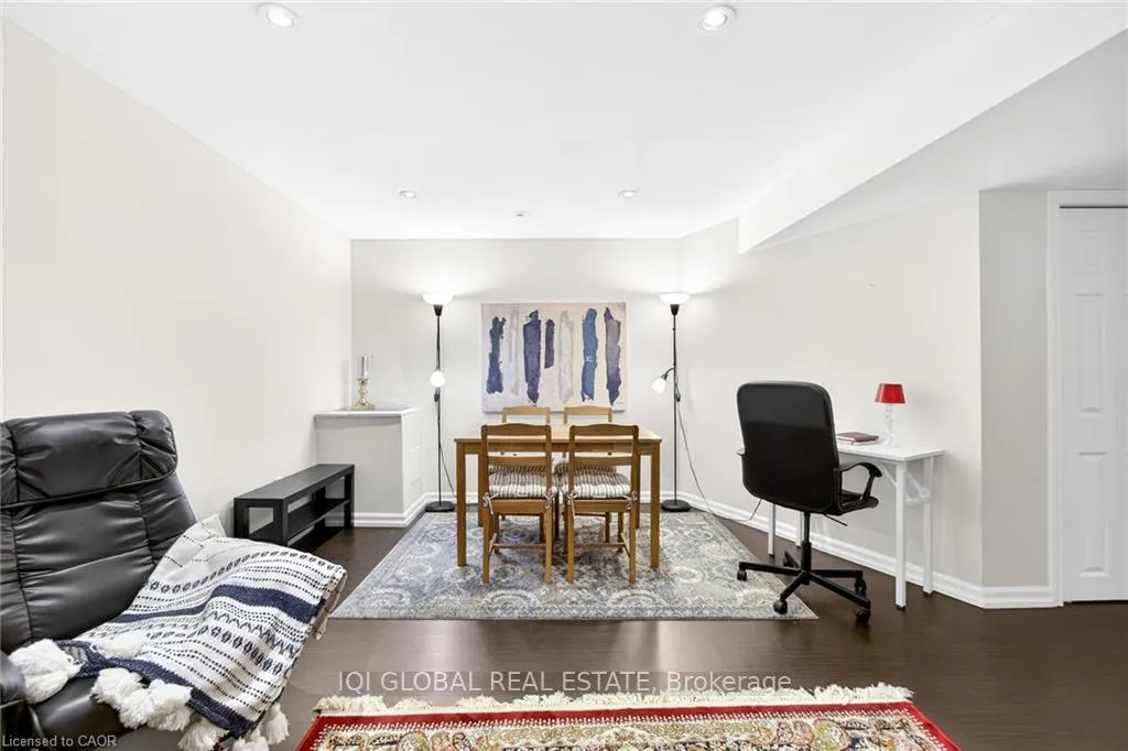 Photo 39 of 841 Gifford Crescent, Milton, Coates — HOMEH