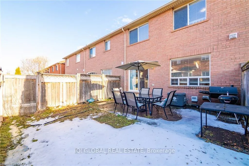 Photo 43 of 841 Gifford Crescent, Milton, Coates — HOMEH