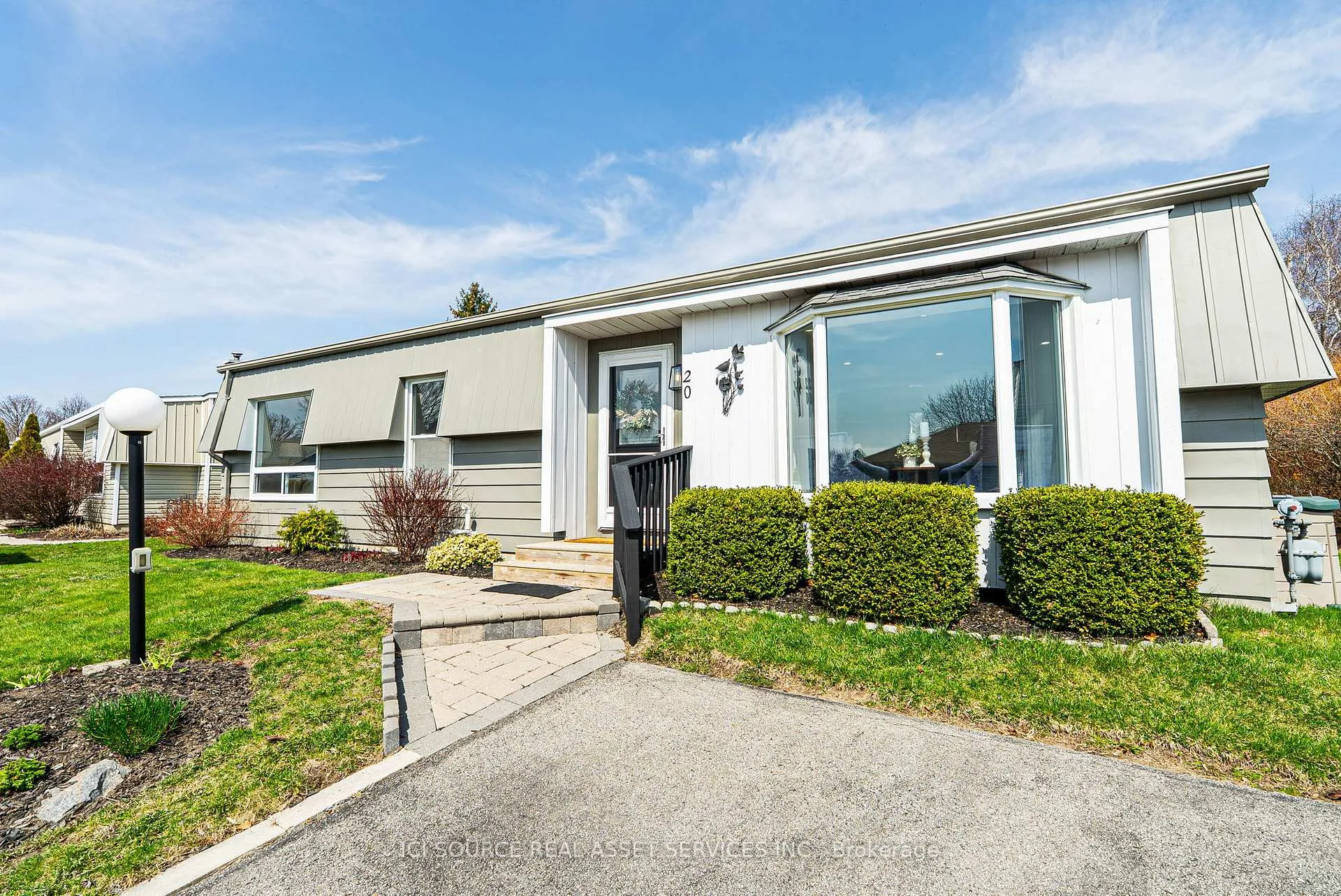 Photo 1 of 20 Heritage Lane, Clarington, Bowmanville — HOMEH