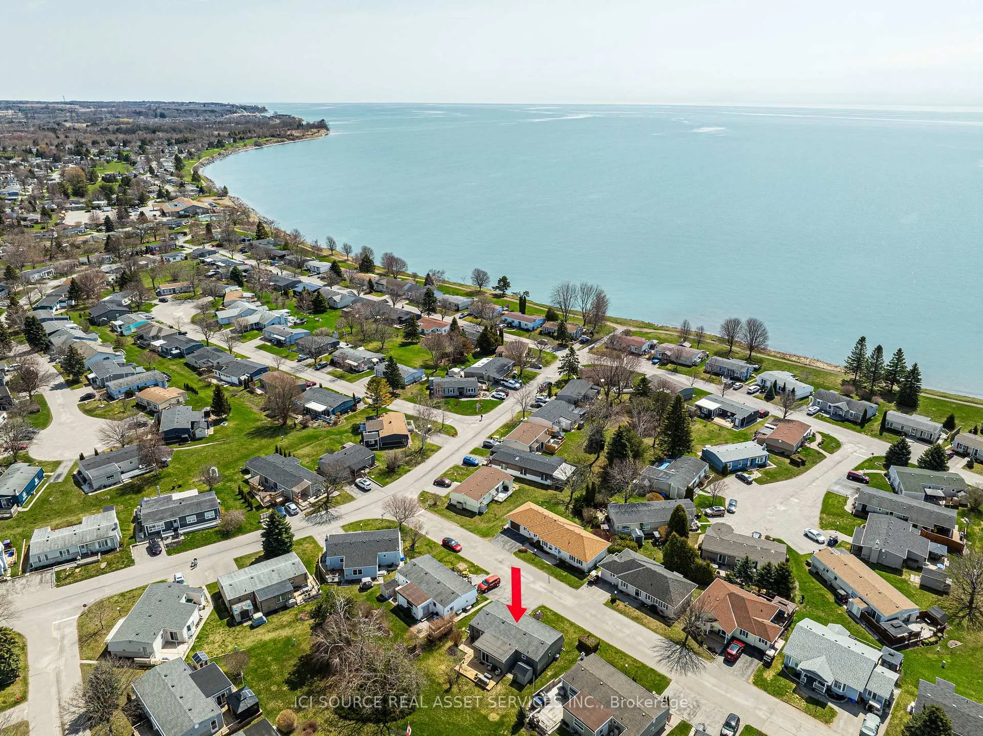 Photo 2 of 20 Heritage Lane, Clarington, Bowmanville — HOMEH