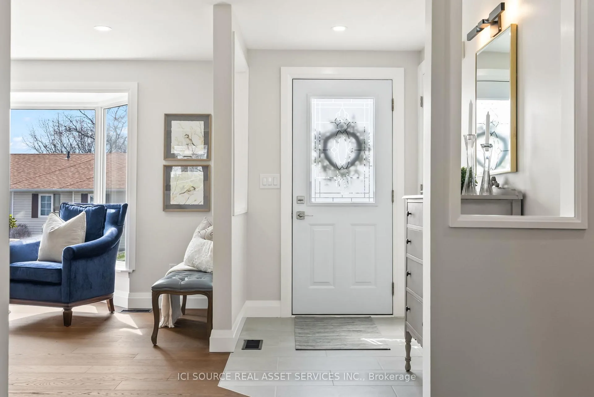Photo 3 of 20 Heritage Lane, Clarington, Bowmanville — HOMEH