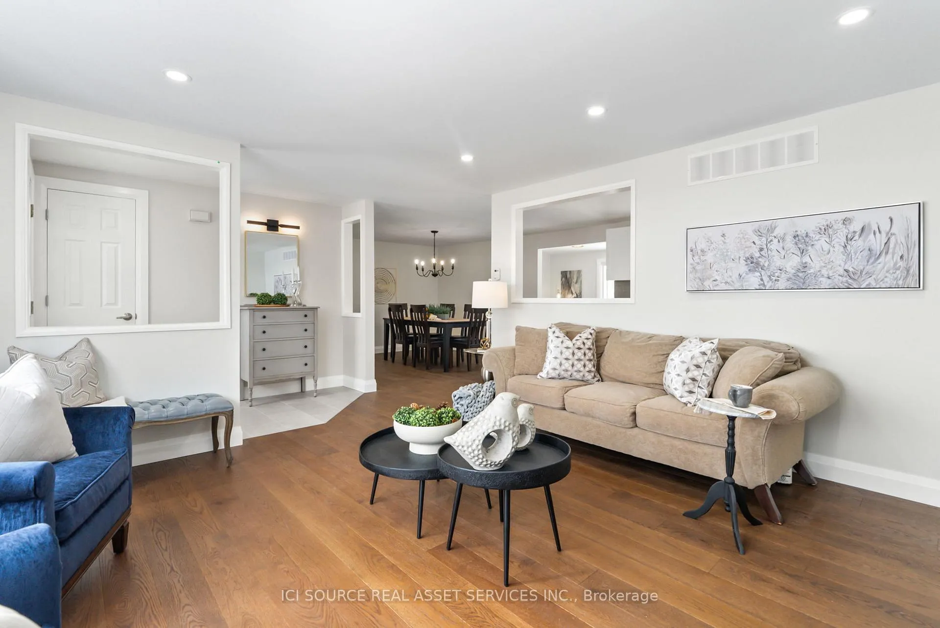 Photo 7 of 20 Heritage Lane, Clarington, Bowmanville — HOMEH