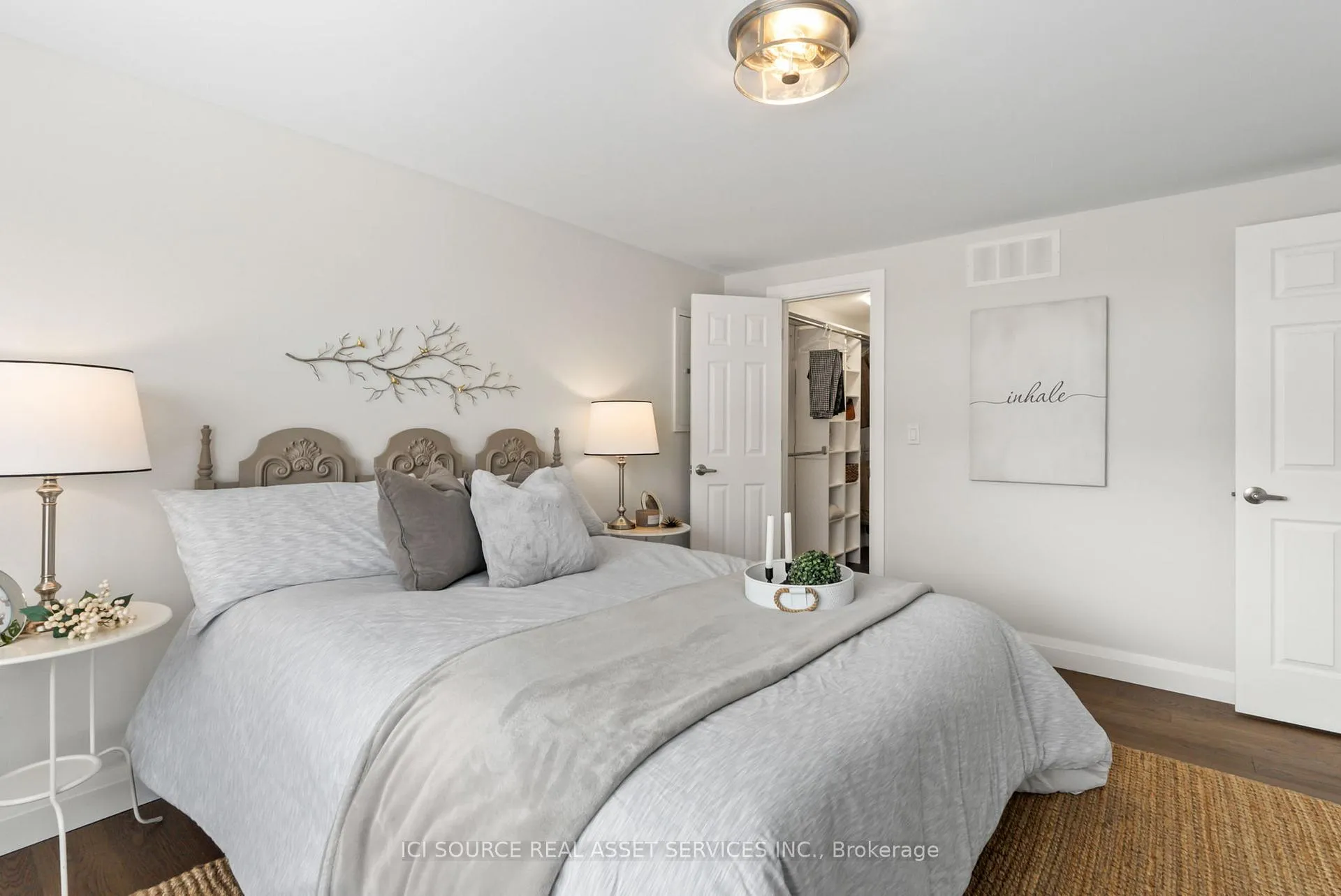 Photo 16 of 20 Heritage Lane, Clarington, Bowmanville — HOMEH