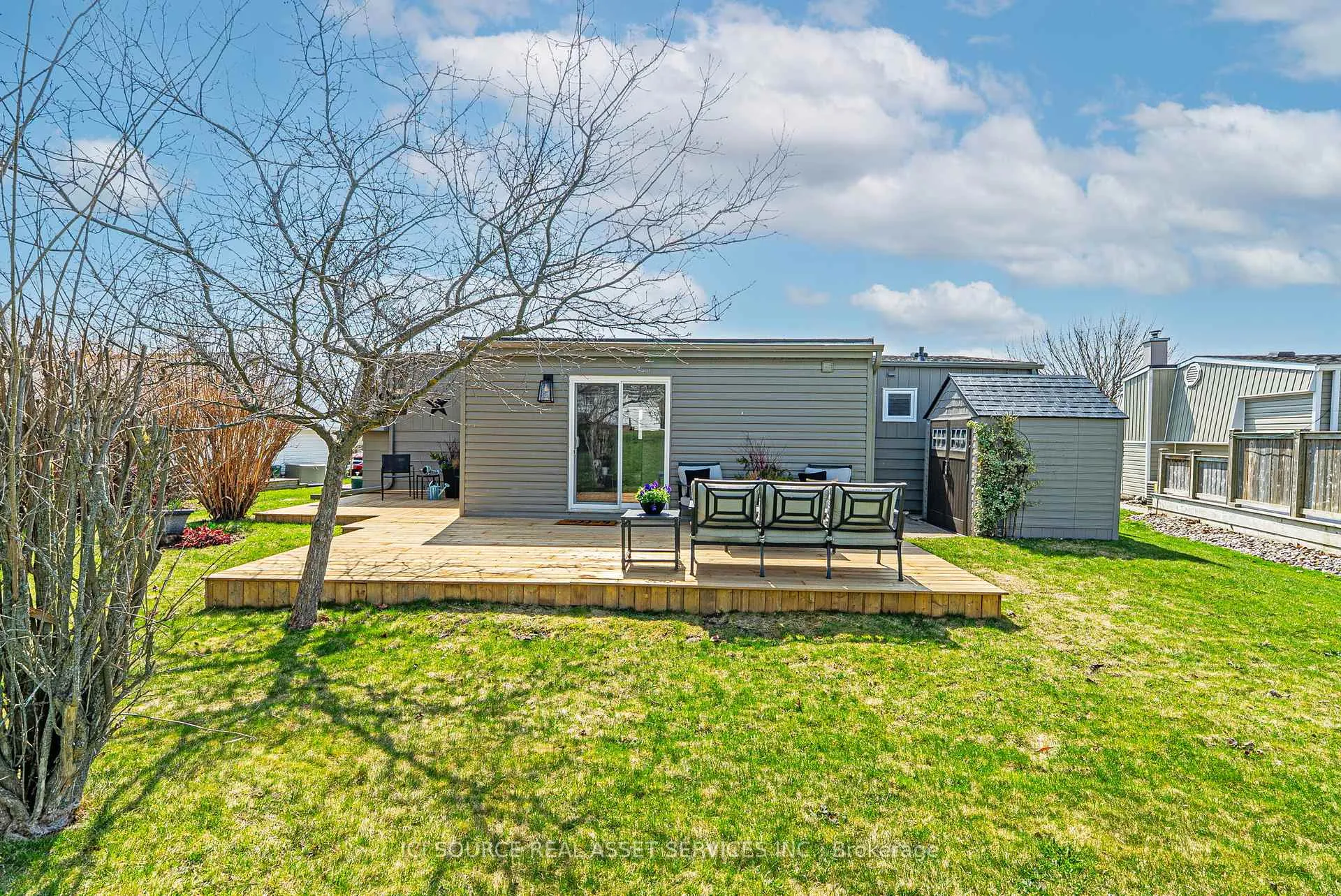 Photo 20 of 20 Heritage Lane, Clarington, Bowmanville — HOMEH