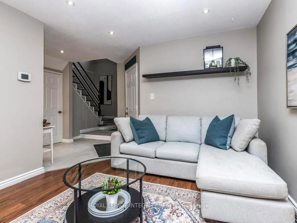 Photo 8 of 90 Waterton Crescent, Ottawa, Kanata - Bridlewood — HOMEH