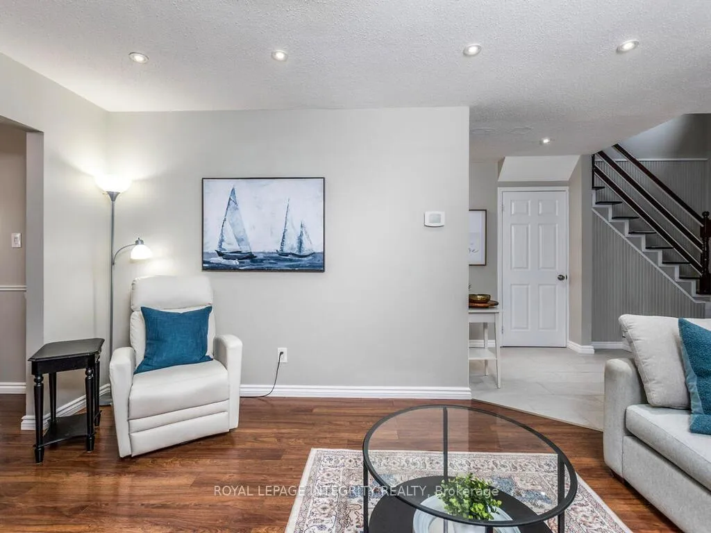 Photo 10 of 90 Waterton Crescent, Ottawa, Kanata - Bridlewood — HOMEH